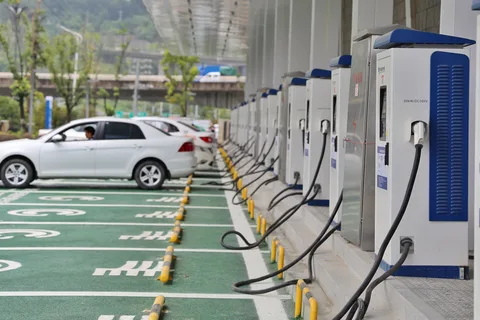 Understanding the Cost of Commercial EV Charging Stations